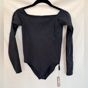 NWT SKIMS Essential Bodysuits Off the Shoulder